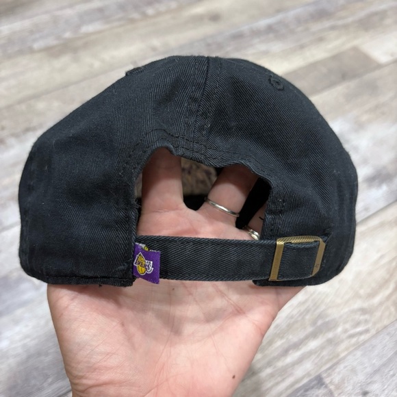 Los Angeles Lakers hat - Picture 6 of 6